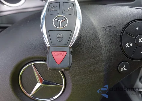 2010 Mercedes-Benz C 300 Luxury 4Matic/Sport 4Matic из США, поврежденный, VIN WDDGF8BB6AR089165